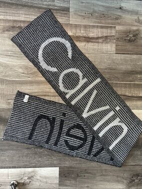 Calvin Klein Black & White Ribbed Logo Scarf